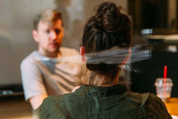 Bibliothèque avec des livres de psychologie