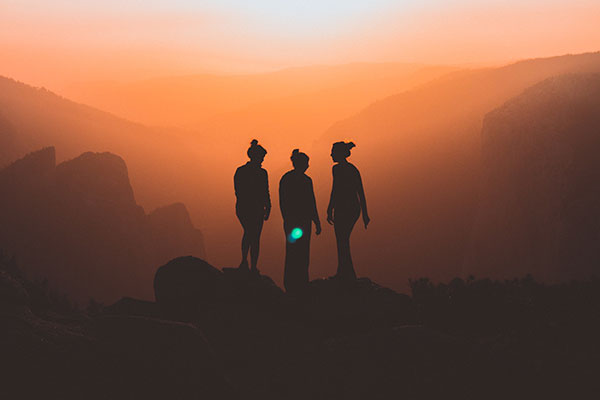 groupe de personne dans la nature, zen, contemplation